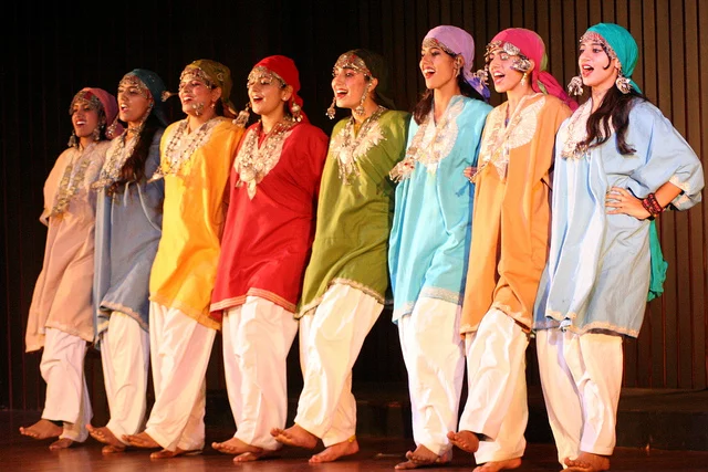 Kashmiri Dresses Pherans Suits Head Gear Kashmir Online